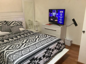 StaySimpler Loft District Cozy Private Master BDrm with Private Bath